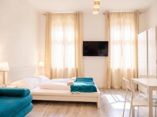 Wiener Stadthalle Nearby - Cozy Group Apts, WiFi - 0