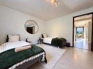Team Villa - 2 Baths Laundry and Free Parking - Gothenburg - 9