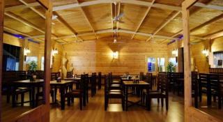 Majestic Beach Comforts - Beachfront - 1