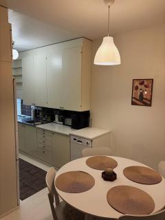 A bright home in a prime location! - 2