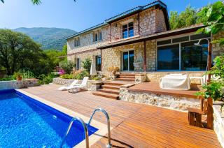 Stone Clad Villa La Maison P - 0