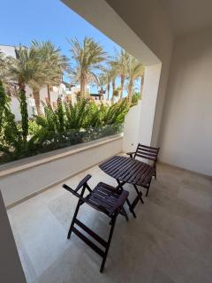 Modern Studio Garden View | Ancient Sands - 4