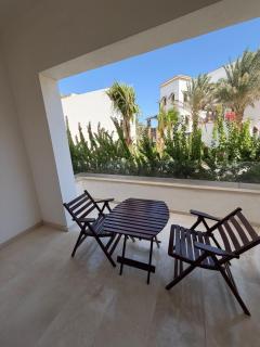 Modern Studio Garden View | Ancient Sands - 3
