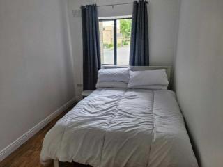 Spacious Bright Modern Apt With Garden - 1