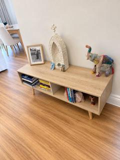 Upmarket Queen Room & Bath, Renovated, Quiet, Airport 10 min - shared accomm - 1