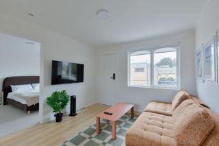 Stylishly Renovated 1BDR 1BA Unit in Brunswick - Melbourne - 5