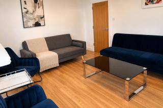 Contractors Home for 12 with 4BR, Fast WiFi & Free Parking near M606, M62, Leeds & Halifax - 8