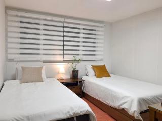 The Mediance, 1 minute to Samgakji area, 2 rooms, 3 beds, Myeongdong, Hongdae, Itaewon, Seoul Station, maximum 4 people, HYBE, airport bus - Seul - 3