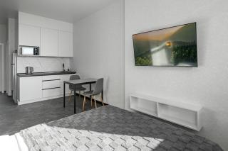 29-355-2 Manhattan, Beresteiskyi 11, Kyiv, Politekh metro nearby, fantastic city view, Petrovdim Apartment - 1