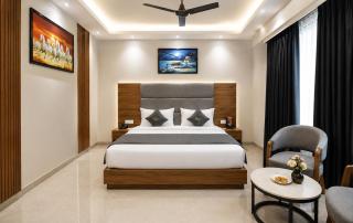 Vill Plaza - 1