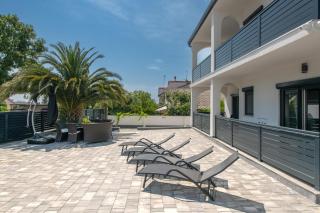 Apartments Villa LiLi near the beach - 7