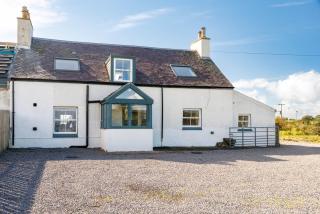 LUXURY GIGHA FARM HOUSE - 3 Bedrooms, 2 Bathrooms & Rural Views - 9