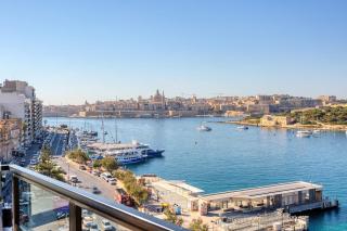 Sea Breeze Sliema Seafront with Valletta Views - 7