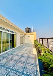 SkySuite Lux Private Pool Penthouse & Night Views - 7