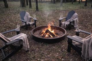 Cozy Nature-Inspired Studio Retreat with Private Fire Pit in Texas - 6