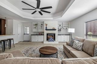 Spacious Hill Country Retreat with Private Pool & Hot Tub in Texas - 2