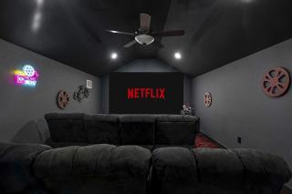 Lake Travis Retreat with Hot Tub, Theater & Game Room in Texas - 4