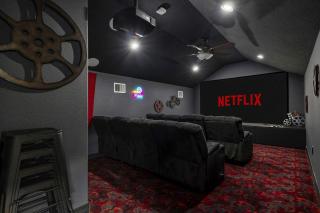 Lake Travis Retreat with Hot Tub, Theater & Game Room in Texas - 2