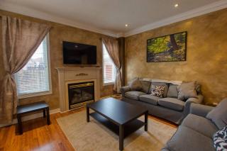Family-friendly house near Toronto airport - 0