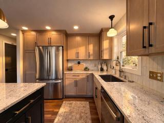 Luxury Lake House with Gas Fireplace, Fire Table & AC in Naples, Maine - 2