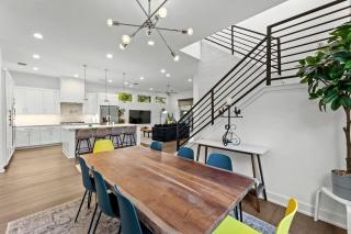 Modern Austin Getaway with Hot Tub, Sauna & Fire Pit in Texas - 1