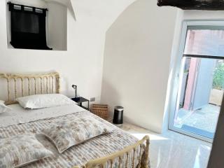 Crooked House - 9