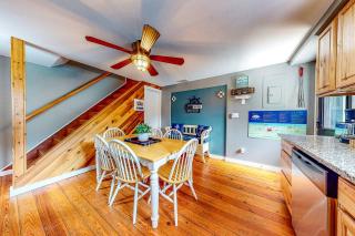 Charming Heritage Cabin Near the Ohio River in Augusta, Kentucky - 1