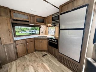 Spacious Rental Camper with Private Bathroom near Lake Champagne, Randolph, Vermont - 7