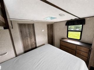 Spacious Rental Camper with Private Bathroom near Lake Champagne, Randolph, Vermont - 2