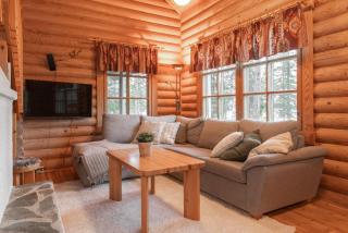 Villa Porontima | Cozy Lakeside Cabin for 12 - 0