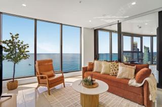 Sea view Beachfront apartment in surfers - 5