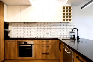 Luxury spacious 2 Bedroom Fitzroy Apartment - 9