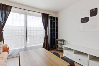 Modern 2 Bedroom Apartment in Homerton - 2