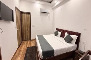 FabHotel Grand Stay - 9