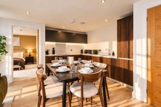 3 Bed Penthouse - City Skyline Views - 6