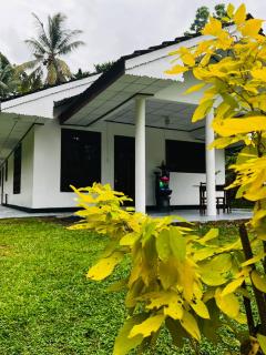 Savindi Home Stay - 0