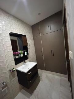 Royale Rest Suites - 5
