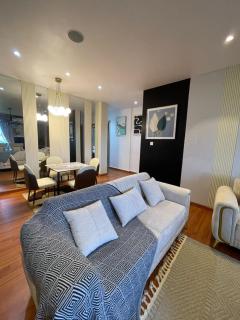 Uniquely styled 2 bedroom apartment - 0
