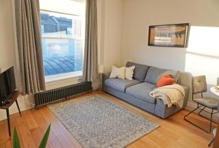 Temple Bar 1BD Large & Newly Upgraded Sleeps 4 - 5