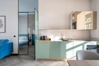 Royal Retreat Wellness Jacuzzi & Sauna - 1