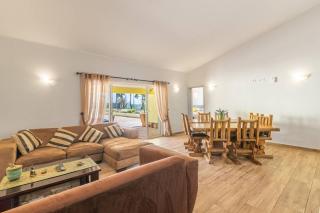 Villa Dean | Private Pool | Family & Golf Escape - 4
