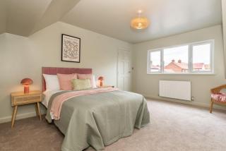Stylish 4-Bed Home with Modern Open-Plan Living - 7