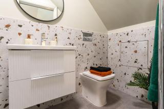 Stylish 4-Bed Home with Modern Open-Plan Living - 4