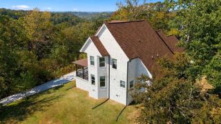 Hilltop House - Firepit Views & Private 3 Acres - 7
