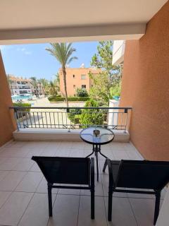 Iris Village Renovated 2BR Pool Apt Kato Paphos - 1