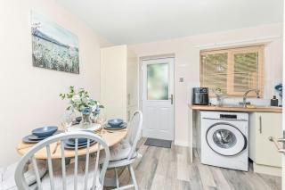 2 Bed Central Tickhill, Parking, Self Check-In - 4