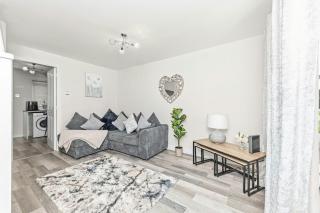 2 Bed Central Tickhill, Parking, Self Check-In - 2