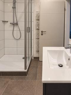7Seas City Apartment I 6 P I Design I Netflix - 8