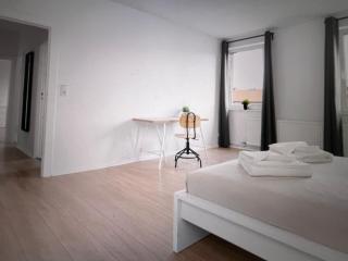 Elegante Alpine Ferienwohnung in Gstaad mit Bergblick und Ruhiger Lage - 0