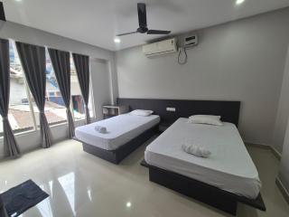 hotel leela - 1